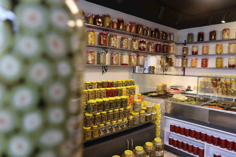 Turşu Yazın Yerini Turşu Suyuna Bırakıyor