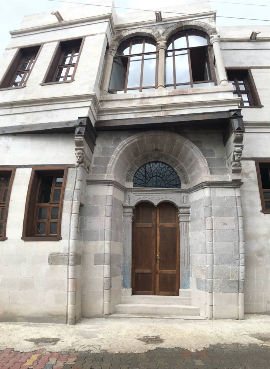 Papa’nın Kayserili Olduğu İddiası Vatandaşları Şaşırttı