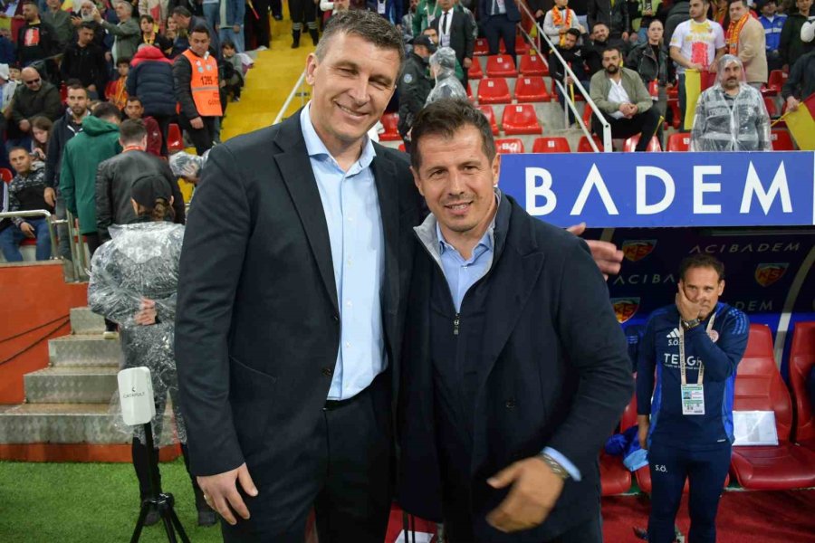 Trendyol Süper Lig: Kayserispor: 2 - Antalyaspor: 1 (ilk Yarı)