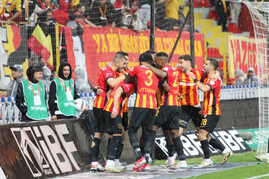 Trendyol Süper Lig: Kayserispor: 2 - Antalyaspor: 1 (ilk Yarı)