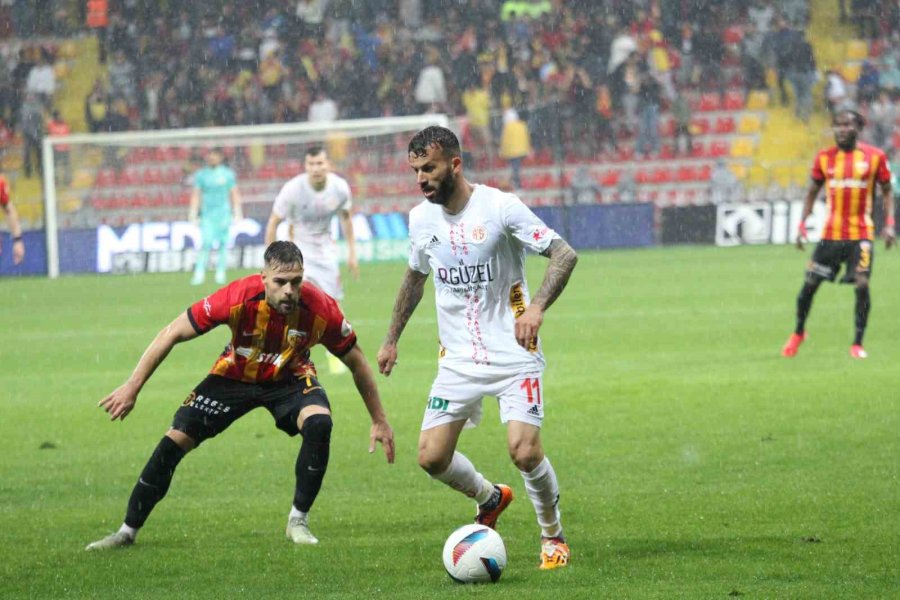 Trendyol Süper Lig: Kayserispor: 2 - Antalyaspor: 1 (ilk Yarı)