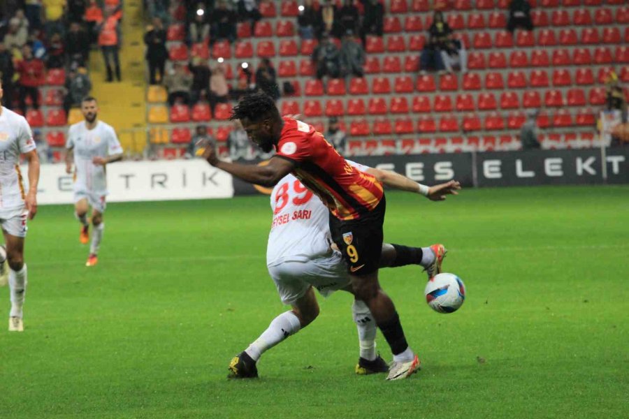 Trendyol Süper Lig: Kayserispor: 2 - Antalyaspor: 1 (ilk Yarı)