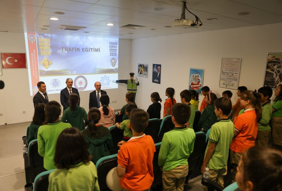 Başkan Pekyatırmacı Selçuklu Trafik Eğitim Parkında Çocuklarla Bir Araya Geldi