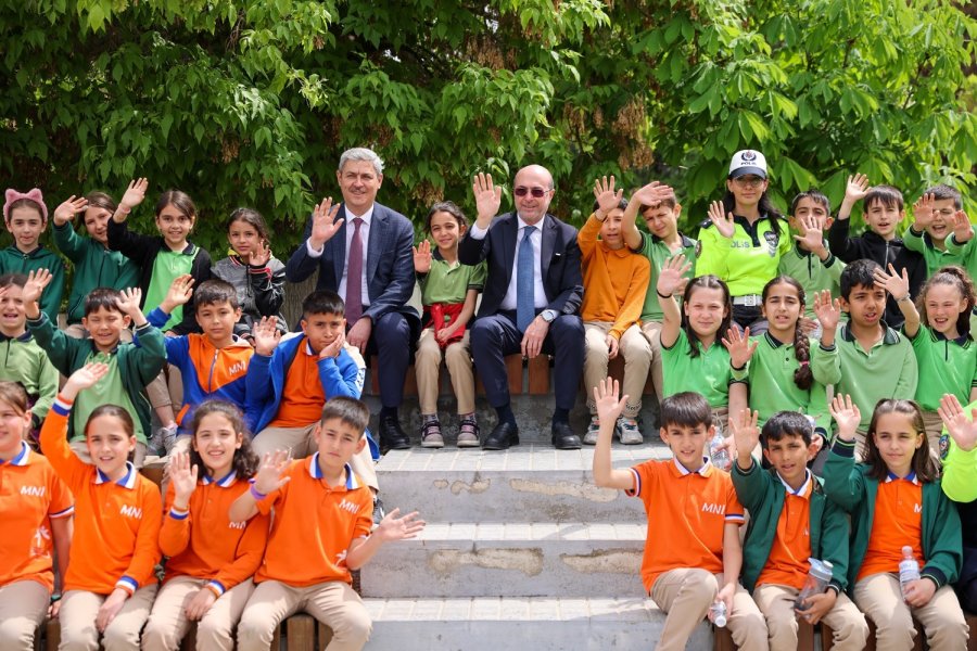 Başkan Pekyatırmacı Selçuklu Trafik Eğitim Parkında Çocuklarla Bir Araya Geldi