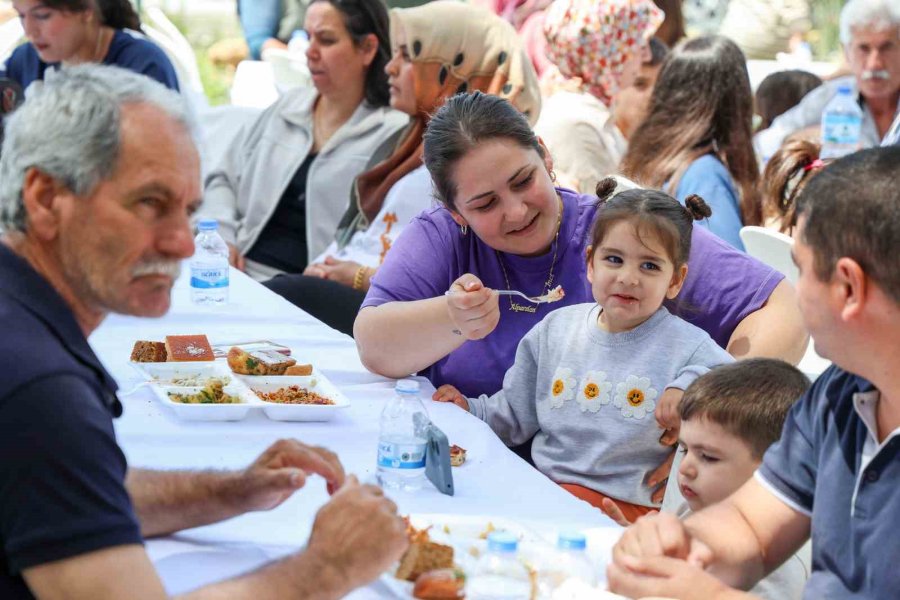 Manavgat Belediyesi’nden Anneler Günü’ne Özel Renkli Etkinlik