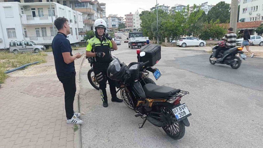 Polisin Önünde Yaptığı Akrobatik Hareketler Pahalıya Maloldu