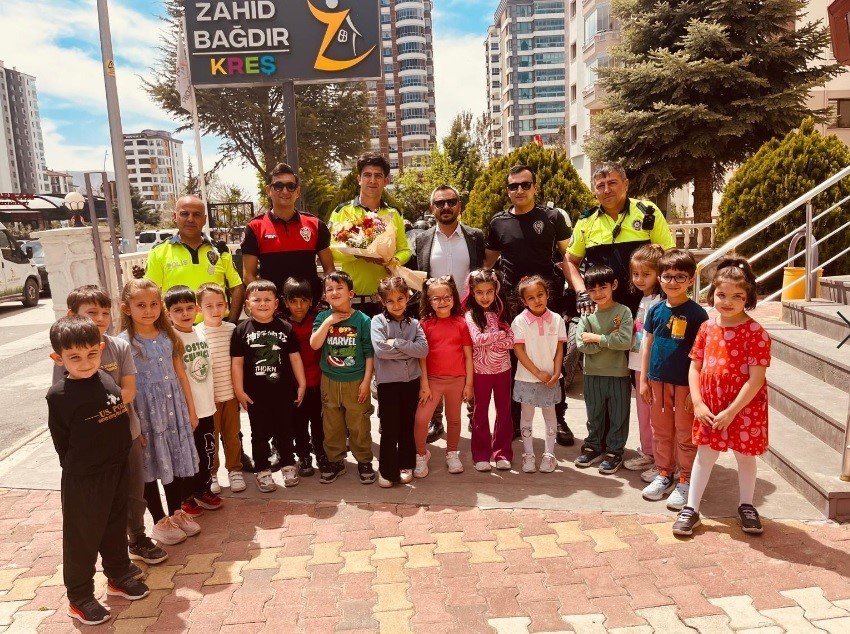 Niğde’de Miniklere Trafik Eğitimi Verildi