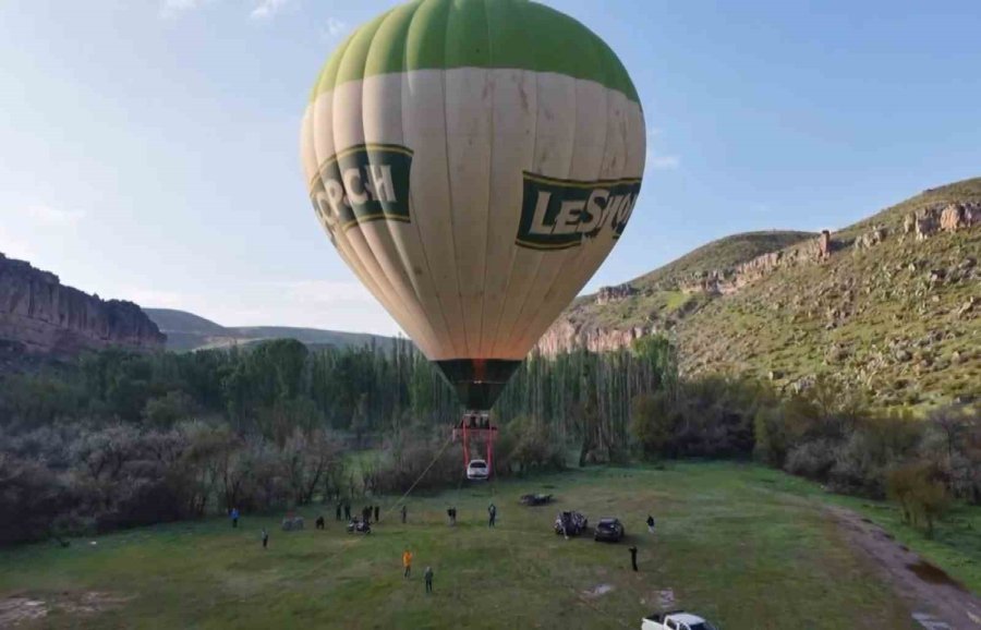 Aksaray’da Balonla Otomobil Uçurdular