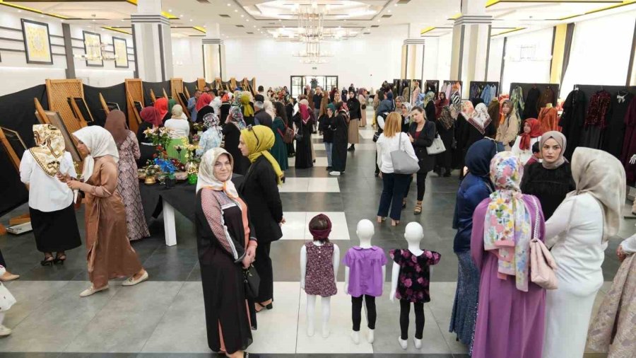 Alanya’da "kadının İzi Sanatın Sesi" Sergisi