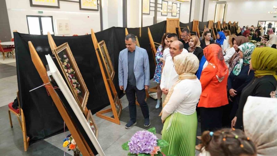 Alanya’da "kadının İzi Sanatın Sesi" Sergisi