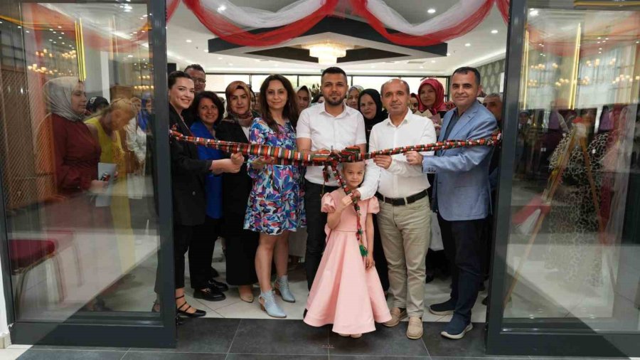 Alanya’da "kadının İzi Sanatın Sesi" Sergisi