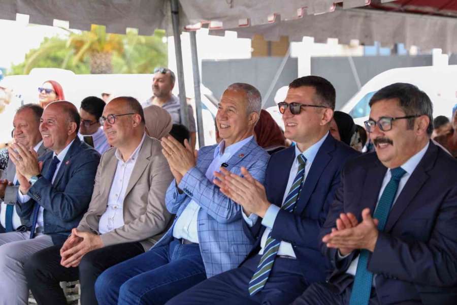 Alanya’da Engelsiz Halk Plajı Hizmete Açıldı