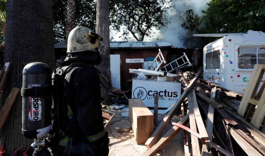 Antalya’da Depo Yangını