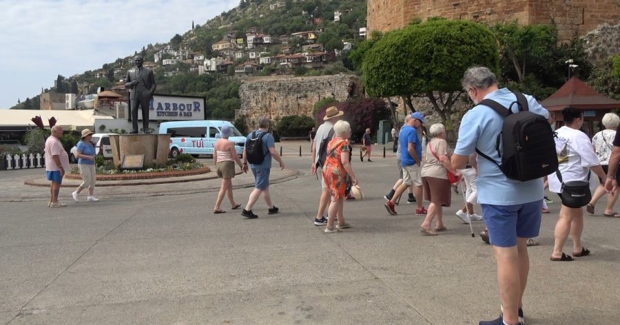 Bin 795 Yolcu Ve 729 Mürettebatı Bulunan Kruvaziyer Alanya Limanı’na Demir Attı