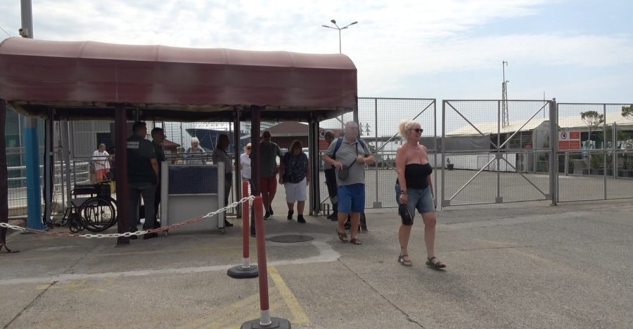 Bin 795 Yolcu Ve 729 Mürettebatı Bulunan Kruvaziyer Alanya Limanı’na Demir Attı