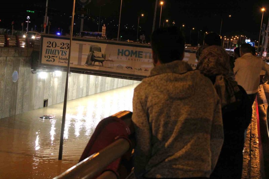 Kayseri’de Sağanak Hayatı Felç Etti