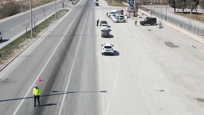 Göçmen Kaçakçılığı Organizatörlerine Operasyon: 8 Tutuklama