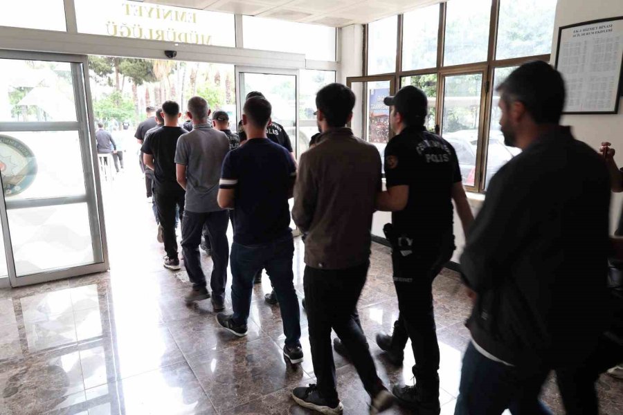Mersin’de 50 Milyonluk ’change’ Operasyonu: 15 Tutuklama