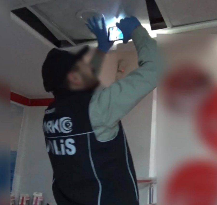 Telefon Ve Uyuşturucu Kaçakçısı Telefoncu Tutuklandı