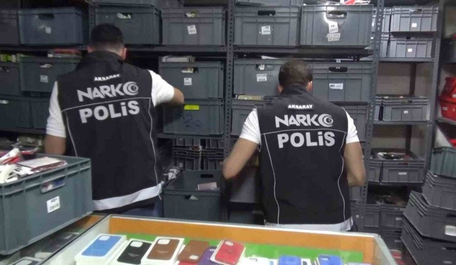 Telefon Ve Uyuşturucu Kaçakçısı Telefoncu Tutuklandı