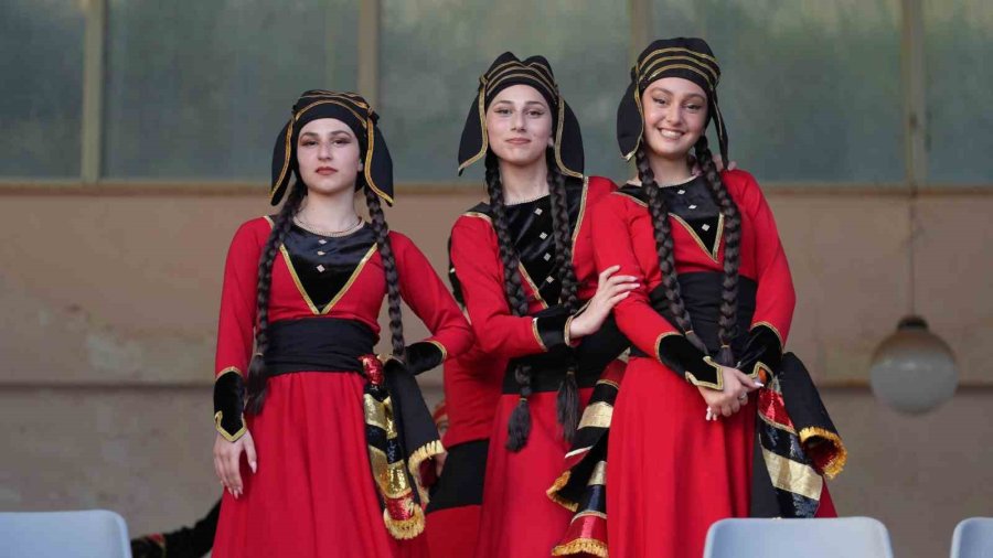 Alanya’da 2’ncisi Düzenlenen Uluslararası Halk Dansları Ve Müzik Festivali’ne Yoğun İlgi