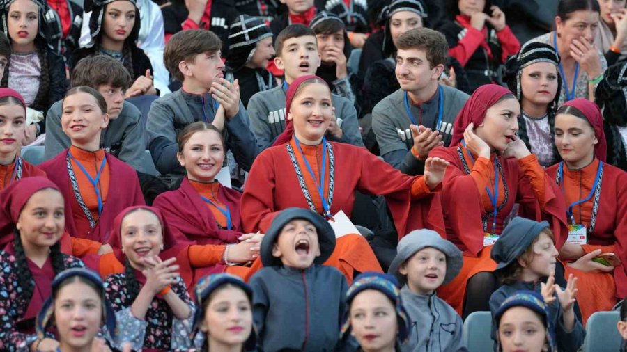Alanya’da 2’ncisi Düzenlenen Uluslararası Halk Dansları Ve Müzik Festivali’ne Yoğun İlgi
