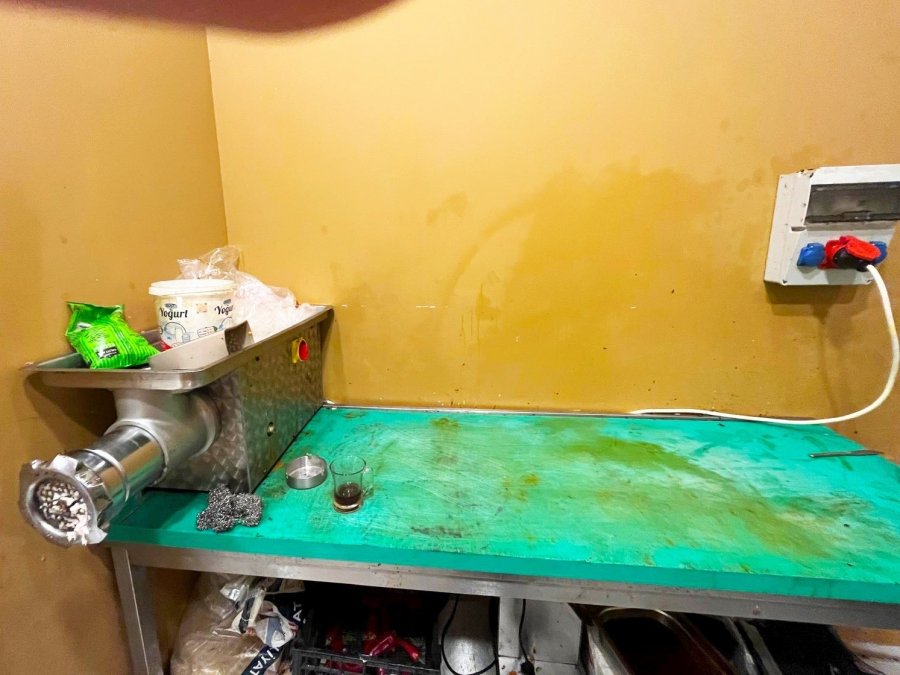 Bozulmuş Meze, Et Ve Et Ürünleri Kullanan Restoran Mühürlendi