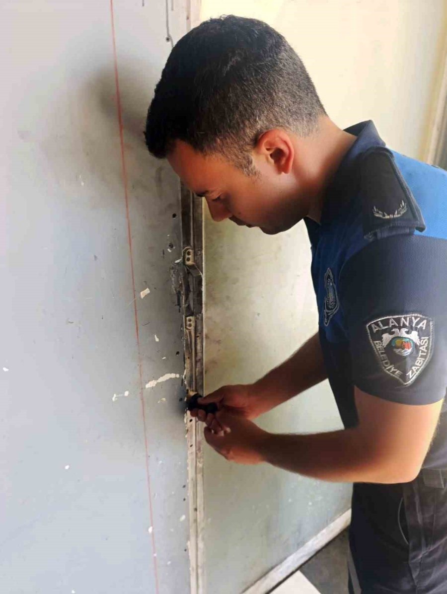 Bozulmuş Meze, Et Ve Et Ürünleri Kullanan Restoran Mühürlendi