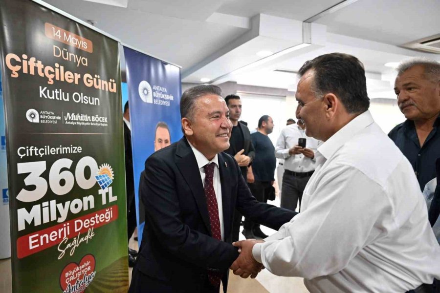 Başkan Böcek, Çiftçiler Günü’nde Üreticilerle Buluştu