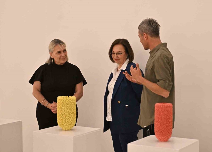 "mistik Dokular" Sergisi Kapılarını Açtı