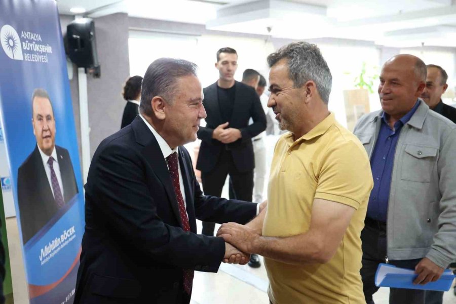 Başkan Böcek, Çiftçiler Günü’nde Üreticilerle Buluştu