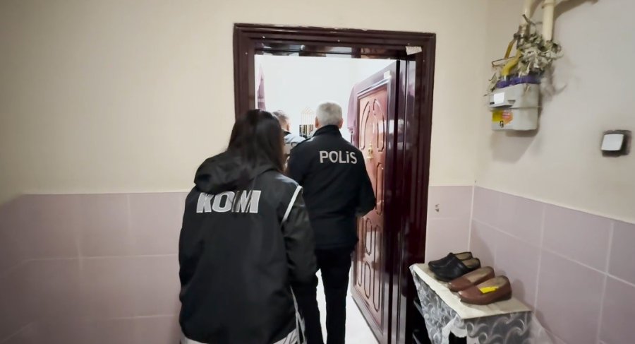 Konya Merkezli 3 İlde Sahte Ehliyet Operasyonu: 12 Gözaltı