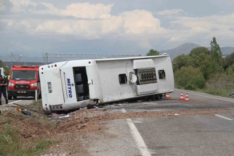 Konya’da Yolcu Otobüsü Devrildi: 13 Yaralı