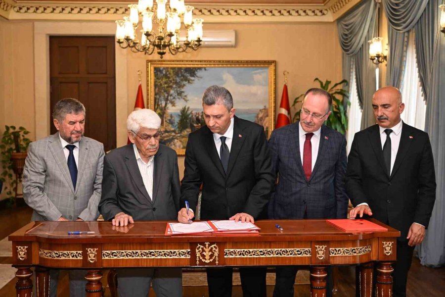 Manavgat’a 24 Derslikli Ortaokul İçin Protokol İmzalandı