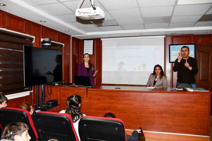 İşitme Engelli Öğrenciler, Meski Filtre Su Müzesi’ni Ziyaret Etti