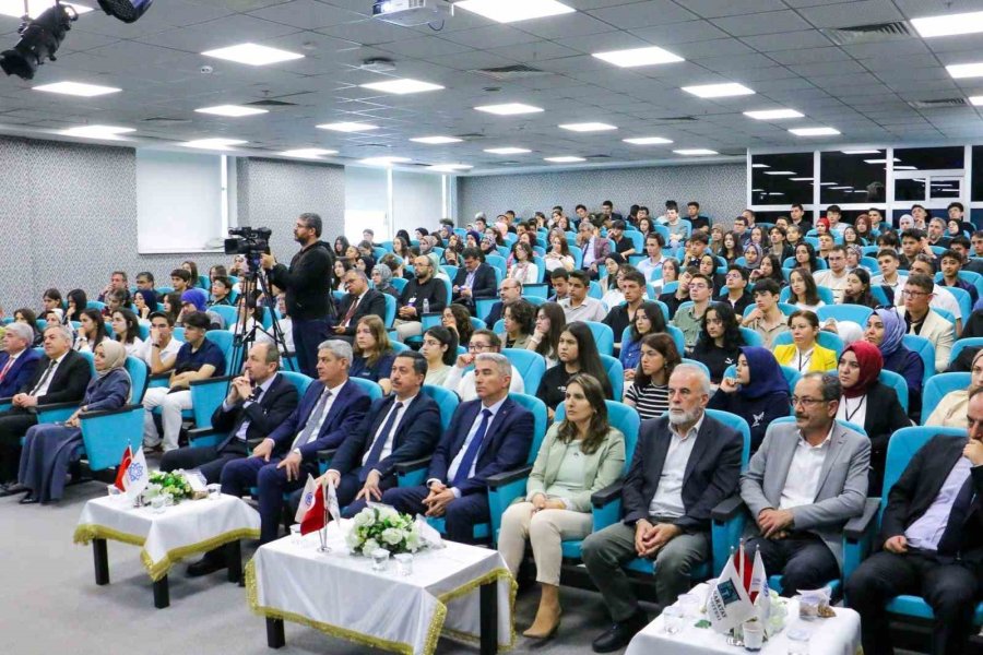 Kto Karatay’da Liselerde Bilim Uygulamaları Forumu Gerçekleşti