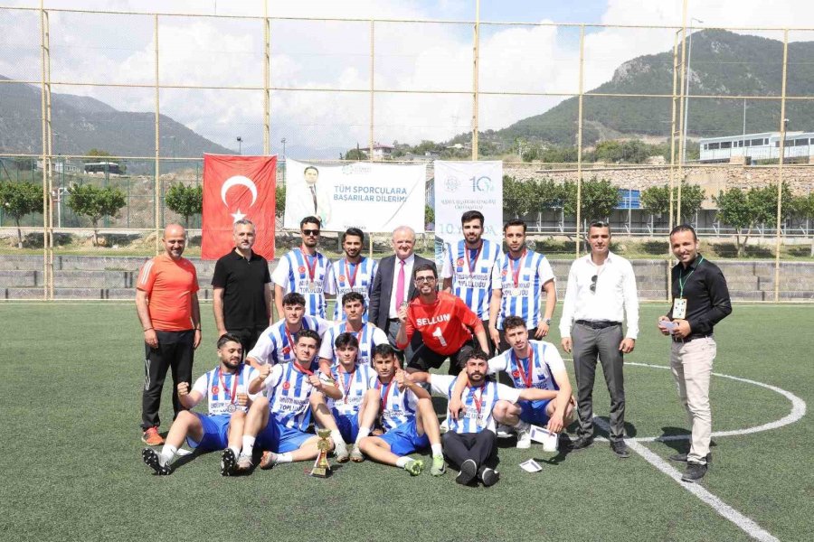 Alkü 10. Yıl Futbol Turnuvası Sona Erdi