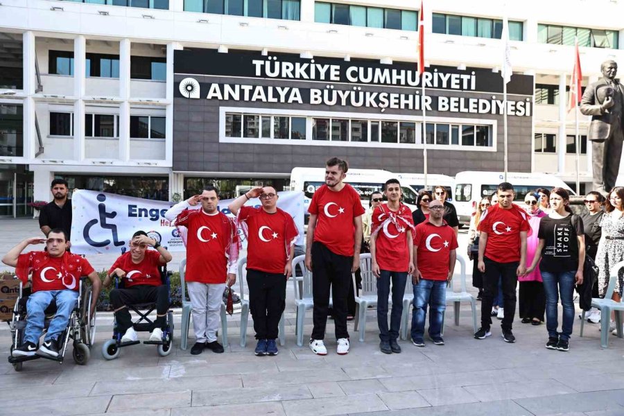 Temsili Askerlik Yapacak Engelli Bireylere Davullu-zurnalı Uğurlama