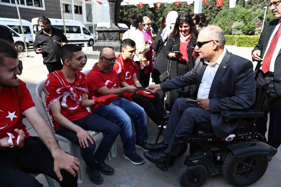 Temsili Askerlik Yapacak Engelli Bireylere Davullu-zurnalı Uğurlama