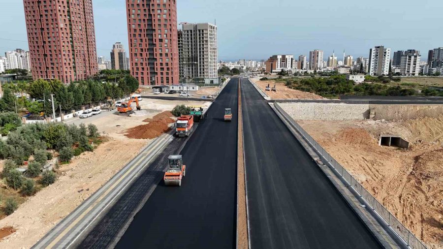 Mersin’de Trafiği Rahatlatacak Yol Çalışmaları Sürüyor