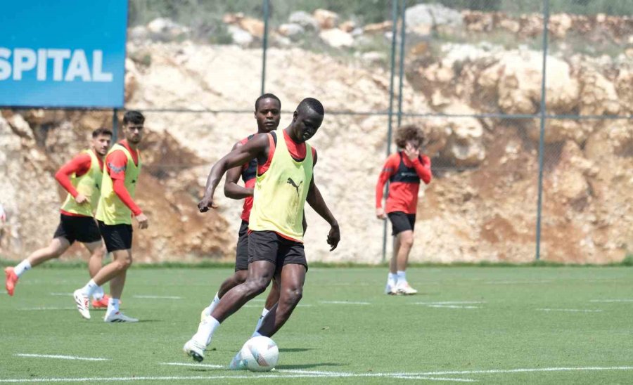 Atakaş Hatayspor, Adana Demirspor Maçı Hazırlıklarını Sürdürdü
