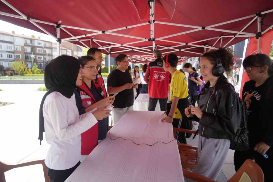 Engelli Parkurunda Empati Yaptılar
