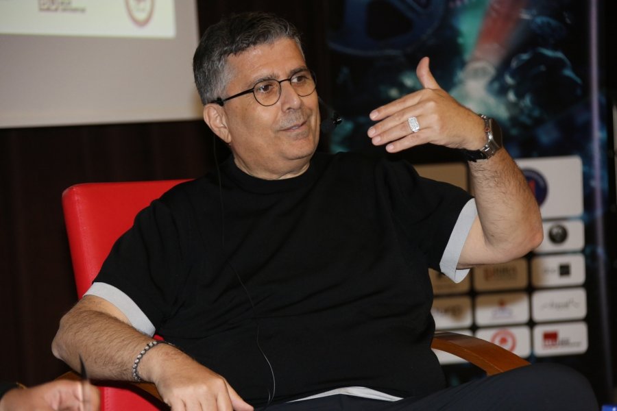 Yönetmen Ömer Faruk Sorak, Akdeniz Üniversitesi’nde Öğrencilerle Buluştu