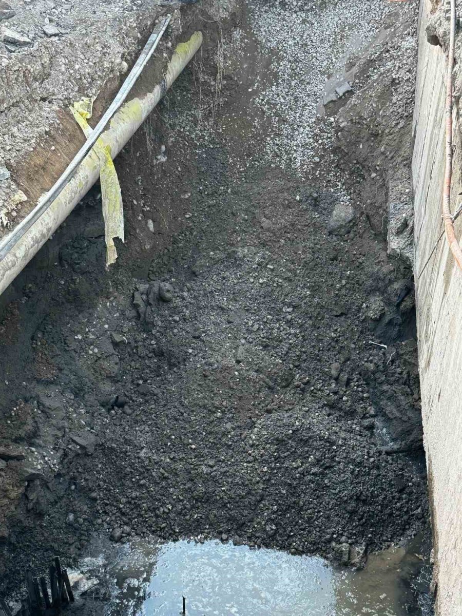 Asat Zarar Gören Kollektör Hatlarını Tamir Etti