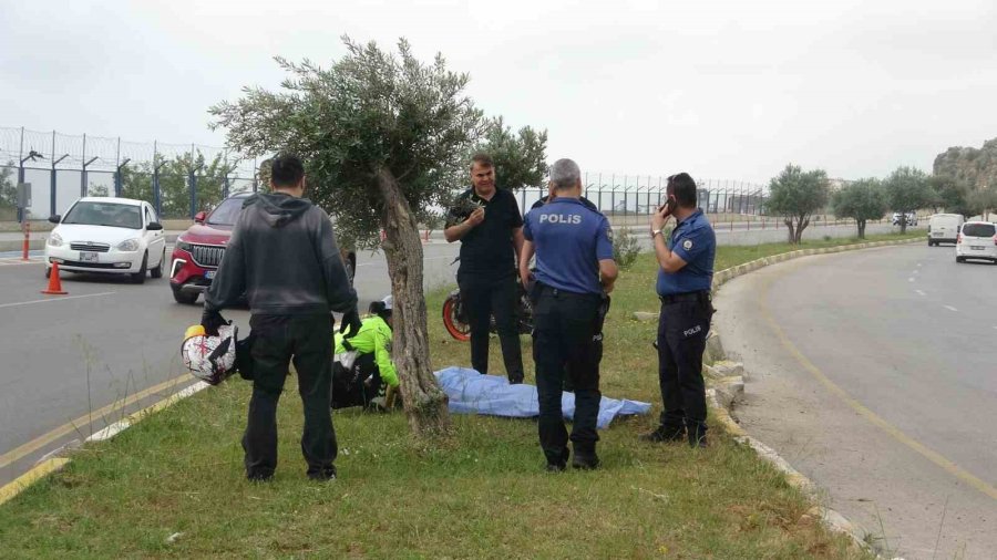 Motosikletli Sağlık Çalışanı Genç Trafik Kazasında Hayatını Kaybetti