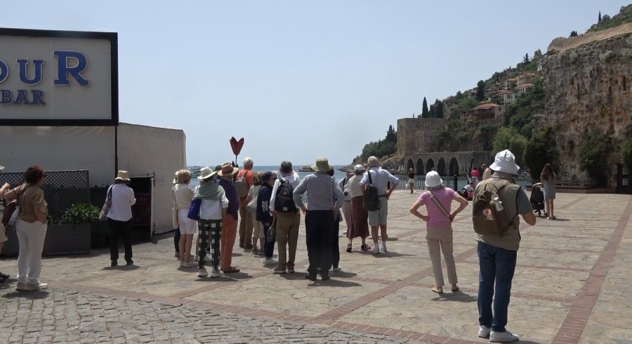 Alanya’ya Kruvaziyerle 187 Turist Geldi