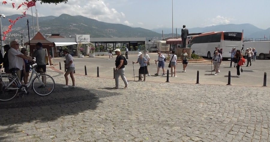Alanya’ya Kruvaziyerle 187 Turist Geldi