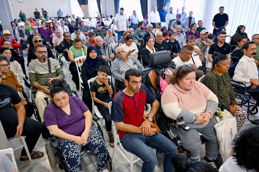 Mersin’de Engellilere Akülü Sandalye Desteği
