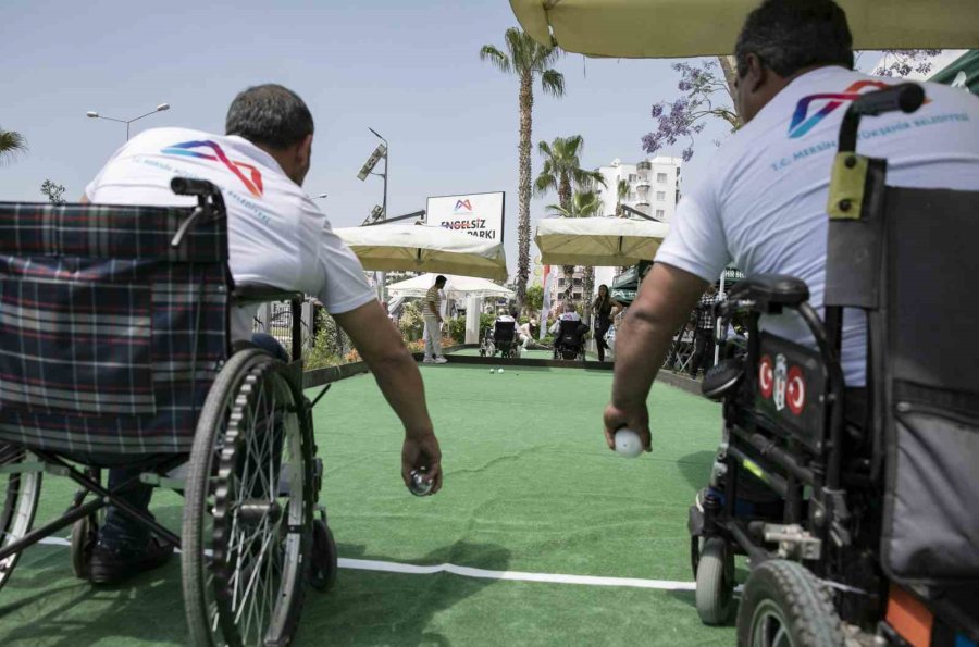 Özel Bireyler ’bocce Turnuvası’nda Mücadele Etti