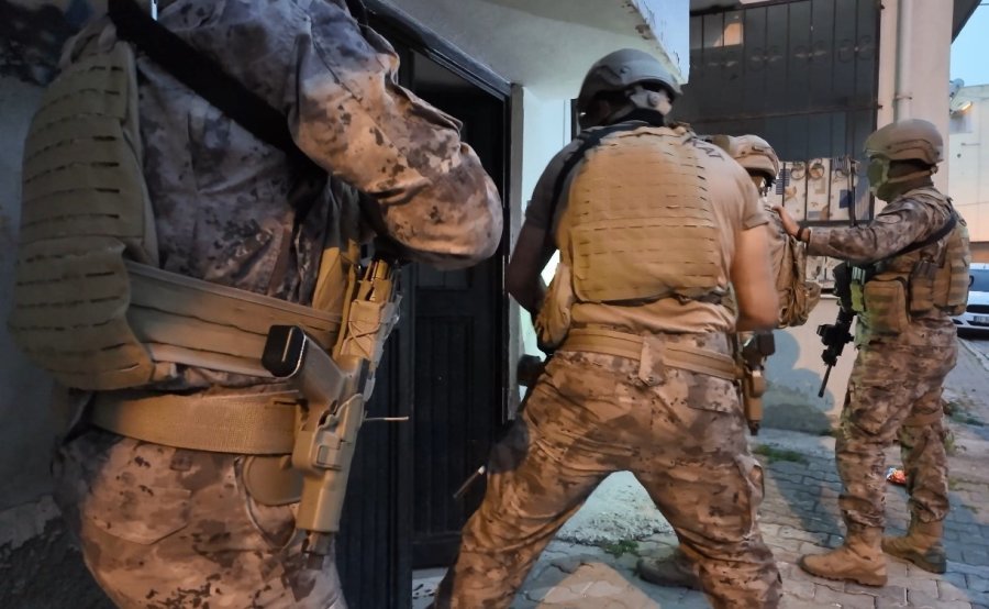 Vatandaşların Hesap Bilgilerini Satan Şebeke Çökertildi: 33 Gözaltı